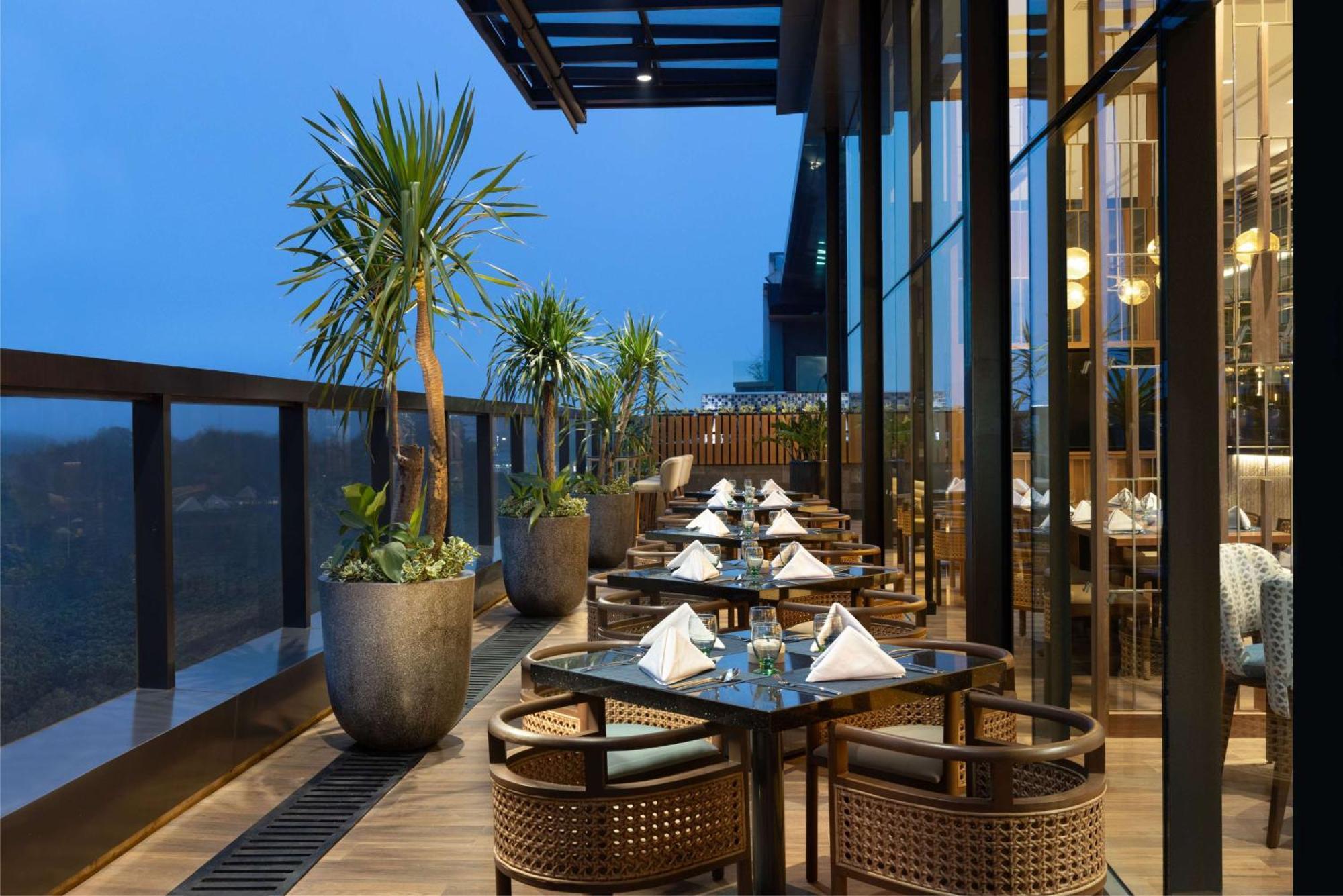 Doubletree By Hilton Jakarta Bintaro Jaya Serpong Luaran gambar